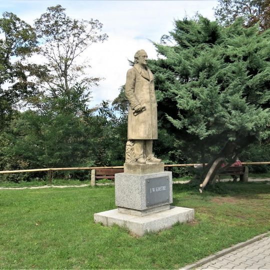Socha Johanna Wolfganga Goetha u školy v Lokti