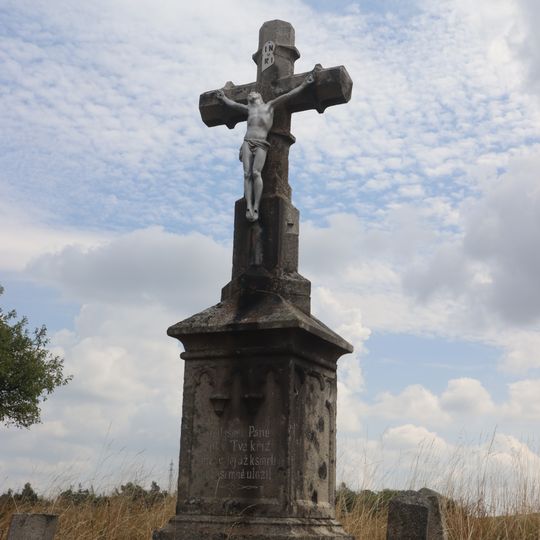 Kříž severně od Kracovic