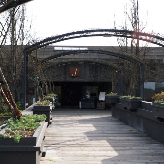 J Vineyards & Winery