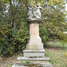 Socha na východním okraji Českých Petrovic