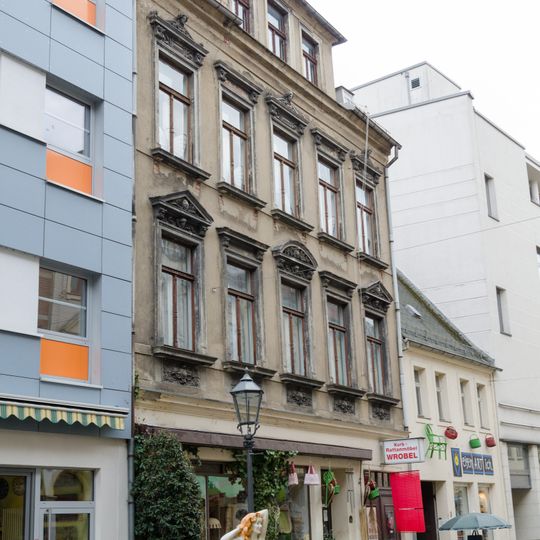 Mietshaus in geschlossener Bebauung Magazinstraße 6