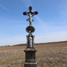 Kříž u cesty jižně od Ohrazenic