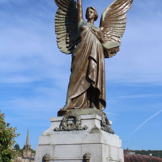War Memorial, Esplanade Gardens, Victoria Street
