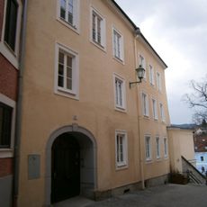 Bürgerhaus mit Teil der inneren Stadtmauer und Zwinger