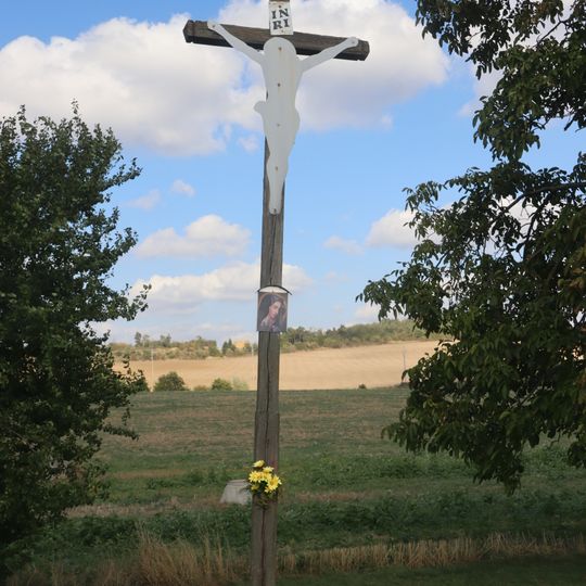 Kříž u silnice východně od Výčap