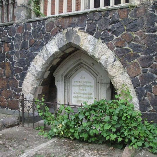 Památník u Kostela svaté Alžběty v Teplicích