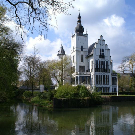 Leeuwenstein: gemeentehuis
