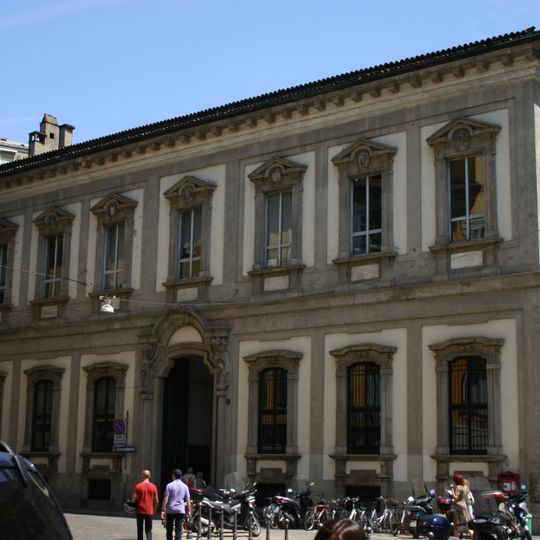 Palazzo delle ex Scuole Arcimbolde