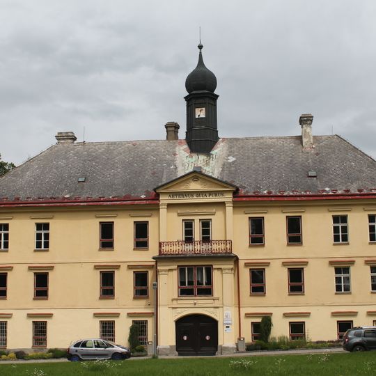 Zámek Dolní Rožínka