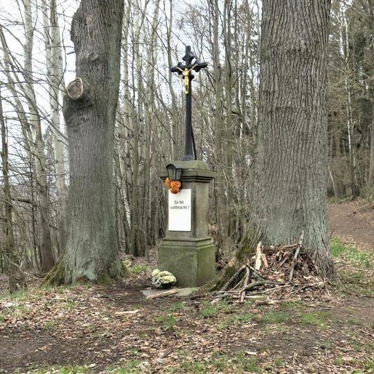 Kříž u lesní cesty z Ludvíkoviček do Lipové