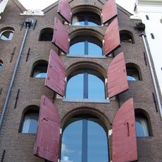 Pakhuis met puntgevel