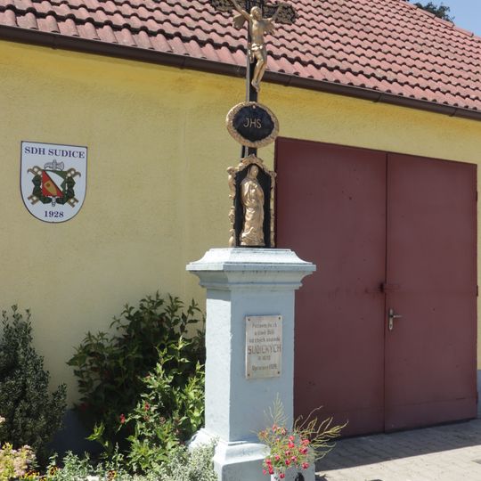 Kříž na západním okraji Sudic