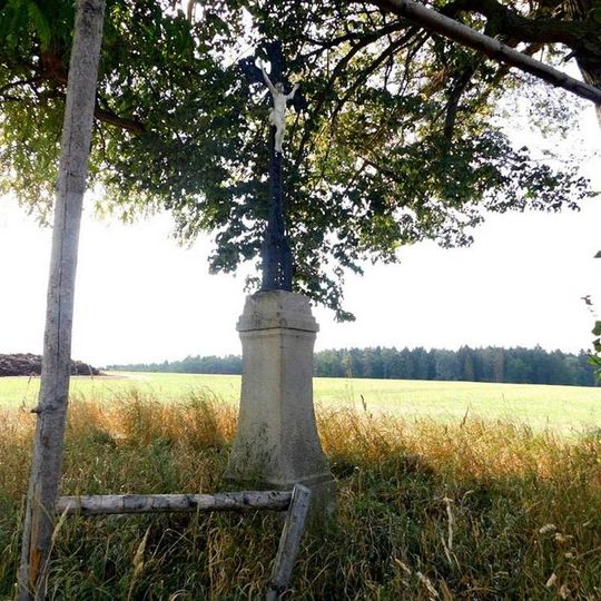 Kříž jižně od Mnichovic