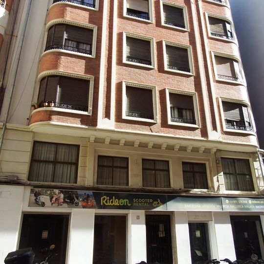 Building at 4 Peu de la Creu street, Valencia