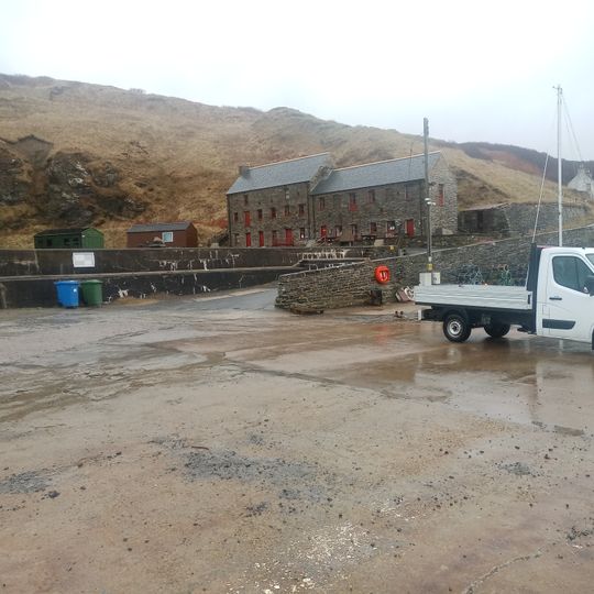 Lybster Harbour, Warehouses