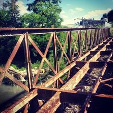 Eiffel Bridge, Láchar