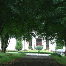 Park dworski w Korytnicy z aleją dojazdową