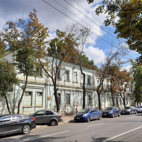 House, București, 30