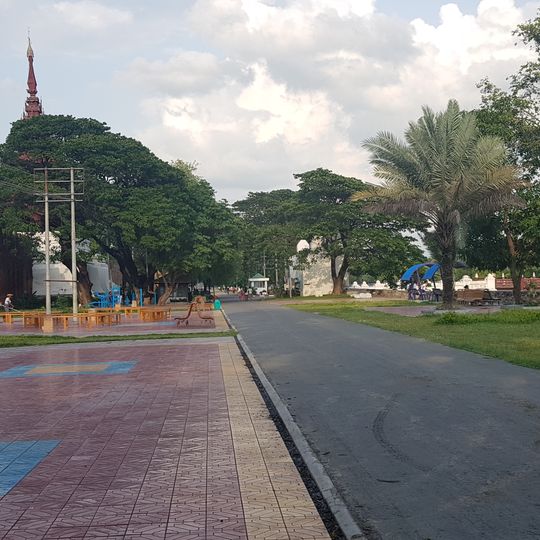 Man Thida Park