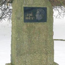 Pomník Julia Fučíka v parčíku na Masarykově ulici na Bukově