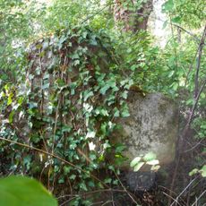 Steinkreuz am Friedhof in Roth