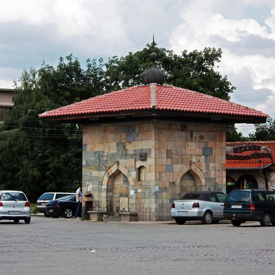 Fountain with earring