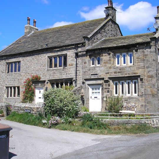 Grange Farmhouse And Fairfax Cottage