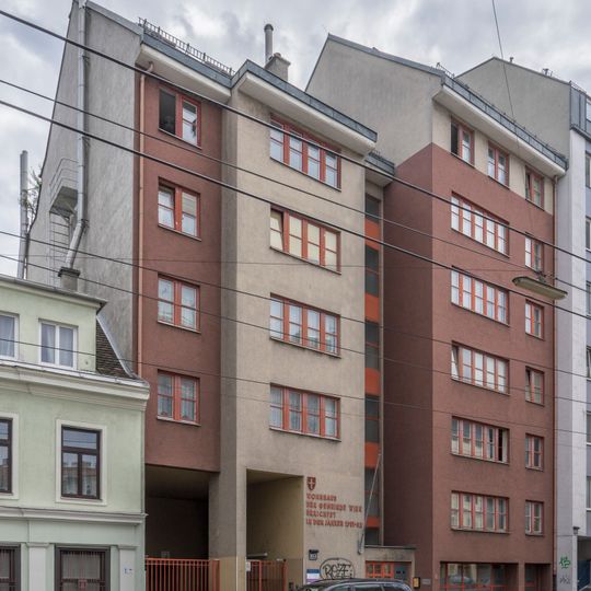 Gemeindebau Ottakringer Straße 103