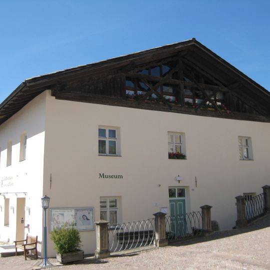 Altes Volksschulgebäude in Aldein