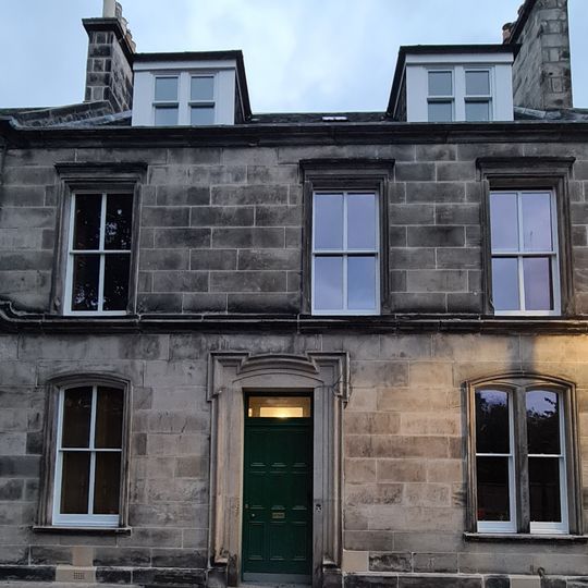 10 Queen's Gardens, St Andrews