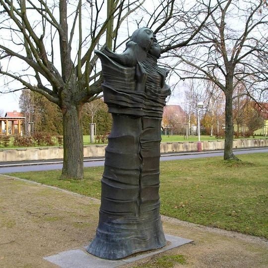 Bronzová plastika Mír v Lidicích