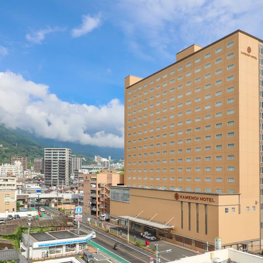亀の井ホテル