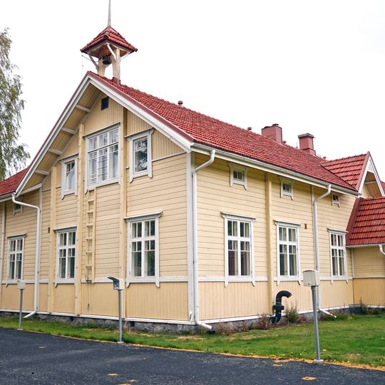School building in Tuomarniemi Institute of Forestry