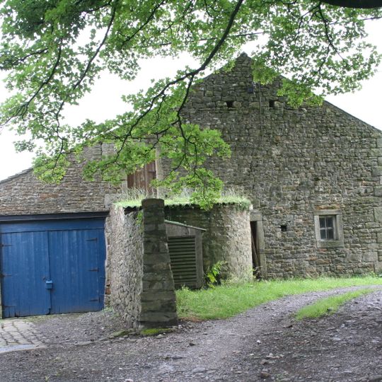 Duckmire Farmhouse And Barn Adjoining To West