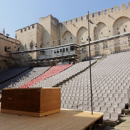 Cour d'honneur du palais des papes