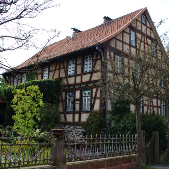 Fachwerkwohnhaus und Wirtschaftsgebäude