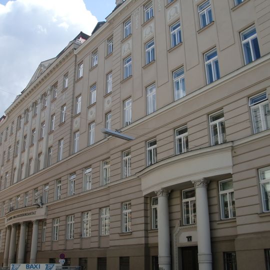 Unfallkrankenhaus Wien Lorenz Böhler - Direktionsgebäude