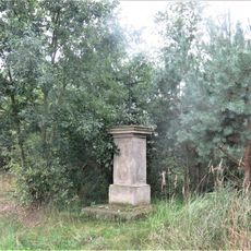 Kříž u silnice jižně od Písečné