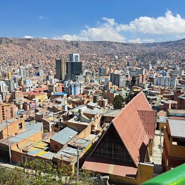 ボリビア訪問：自然景観、考古遺跡、植民地時代の遺産