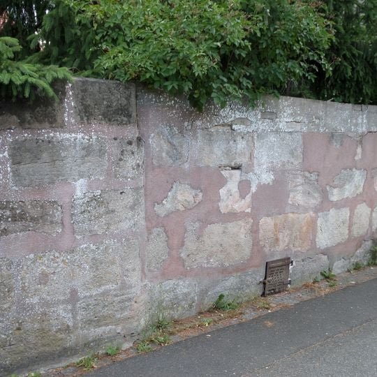 Teile der Schlossmauer in Rückersdorf