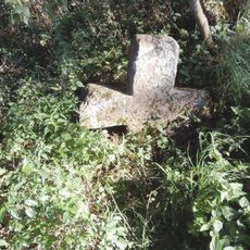 Smírčí kříž u cesty severně od Bílých Poličan