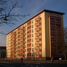 Wohn-Hochhaus (mit vier Hausnummern) Bautzener Allee 25, 27, 29, 31 (Neustadt/WK 3)