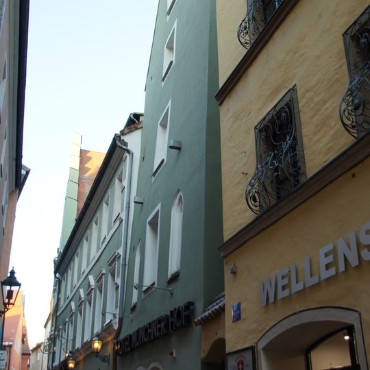 Hotel Münchner Hof, ehemals Gasthaus Zur weißen Taube