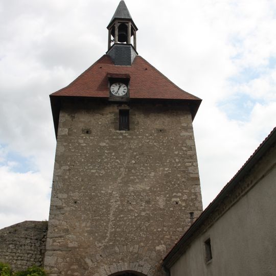 Porte de l'horloge à Charroux
