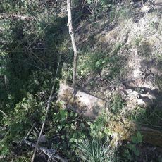 Kříž jižně od Hůrek