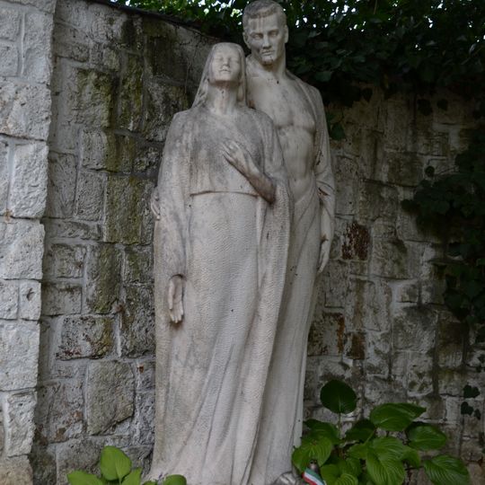 Cintorín sv. Rozálie, náhrobok so súsoším