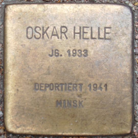 Stolperstein dedicated to Oskar Helle