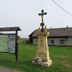 Kříž v Dolních Heřmanicích v části Chudoba