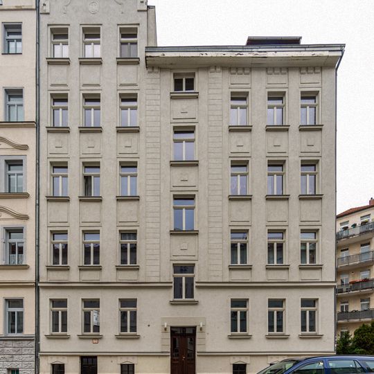 Etkar-André-Straße 33