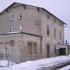 Empfangsgebäude und Nebengebäude des Bahnhofs Putzkau Am Viadukt 7